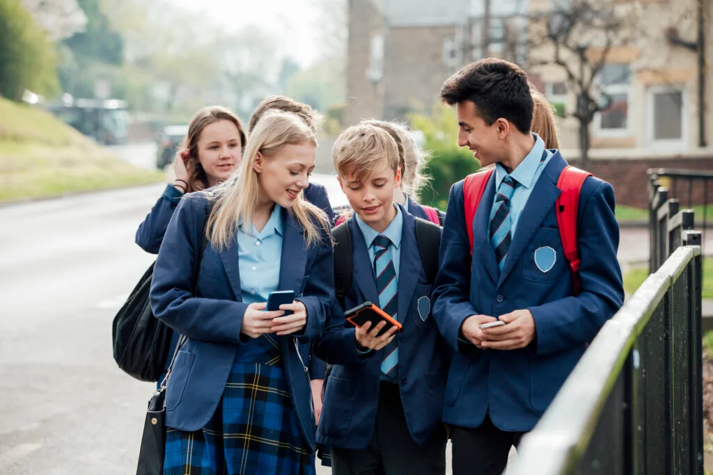 personnalisation d'uniformes scolaires